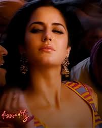 mother is mothering 😭🙏, ., ., Ib~ iv0id, Ac~ chikni chameli, in frame ~  @katrinakaif , cc~ mine, software ~ AE 2020, ., ., ., 🌟