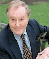 Veteran Actor Robert Hardy Withdraws from London's The Audience Following  Injury