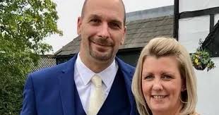 Dad with 'shoulder pain' diagnosed with incurable rare form of cancer