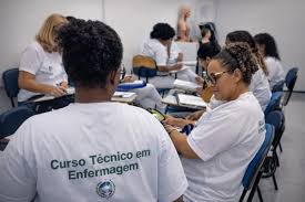 Fundec abre 120 vagas gratuitas em Técnico em Enfermagem