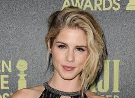 Emily bett rickards bikini body. Emily Bett Rickards Hot In Bikini Swimsuit Photos Wallpapers