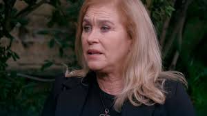 Un Posto al Sole Anticipazioni 22 aprile 2022: Ornella cerca di  riconquistare Raffaele ma purtroppo...