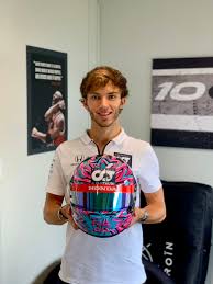 2020 dans le rétro avec pierre gasly. Pierre Gasly S 2020 Helmet Design Formula1