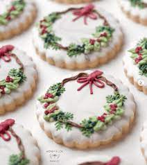 Combine meringue powder and powdered sugar in the bowl of a mixer. Cute Christmas Cookies 2019 Edition Ciastka Swiateczne Christmas Ciastka Coo Cute Christmas Cookies Christmas Sugar Cookies Christmas Cookies Decorated