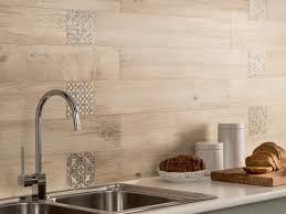 Kuche Ruckwand 35 Ideen Mit Wandfliesen Und Mosaik