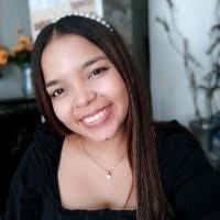 Beth Petro's Instagram, Twitter & Facebook