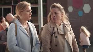 Sinds 2018 is warringa te zien in het persiflageprogramma de tv kantine, ze persifleerde onder andere ilse delange en heleen van royen. Opnames Film De Luizenmoeder Starten In September