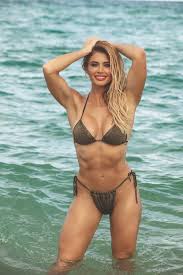 Torrie wilson breasts