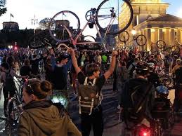 Last friday of the month at 8 pm mariannenplatz. Freitag 26 12 Die Letzte Critical Mass 2014 In Berlin Mit Vergnugen Berlin