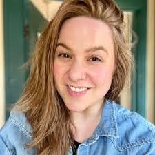 Victoria Dewitt's Instagram, Twitter & Facebook