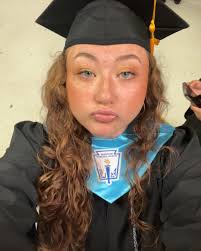 One degree hotter and only one more graduation to sit through🔥