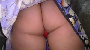 The stepson looked under his stepmother's skirt - XVIDEOS.COM