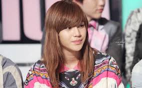 10 Male K Pop Idols You Forgot Had Long Hair Koreaboo Long Hair Styles Boys Long Hairstyles Taemin