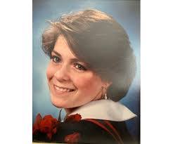 Leslie Barnard's Instagram, Twitter & Facebook