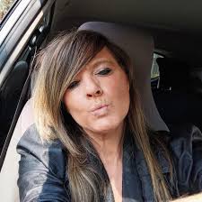 Ecco le mie due bellissime sorelle. Sono passati quattordici anni da questa  foto, e me lo ricordo perché un mese dopo il matrimonio di Chiaralberta, io  mi sono trasferito in America. Nel