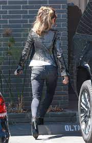 Kate beckinsale looks smarter than ever in a trendy plaid blazer and ripped jeans when she arrives at jfk in new yorkby sameer suri for tben.com posted: Kate Beckinsale In Tight Ripped Jeans 28 Gotceleb