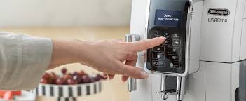 Bluetooth connectivity all at your fingertips, with connectivity, our coffee machine gives you De Longhi Dinamica Fully Automatic Bean To Cup Coffee Machine Cappuccino Espresso Coffee Maker Ecam 350 35 W White Amazon Co Uk Home Kitchen