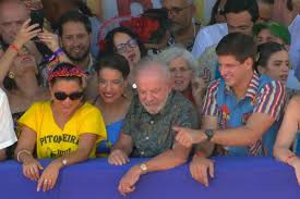 Advogado defende direito de Janja desfilar
