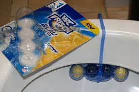 Allerdings überlegt sich die frau ohnehin, ob sie je wieder masken bei dm bestellen kann, ohne „wieder klokugeln als „geschenk beigelegt zu kriegen. Erfahrungsberichte Zu Wc Frisch Blau Kraft Aktiv Lemon 2017