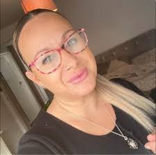 Ria Sutton (@ria.dean.10) • Facebook, Connect with friends