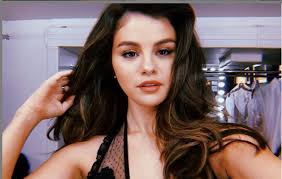 Selena gomez — same old love 03:49. Selena Gomez Sobre Luta Para Manter Saude Mental Mais Livre Ofuxico