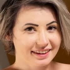 Cara May's Instagram, Twitter & Facebook