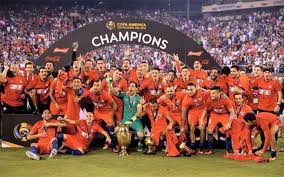 Arturo vidal (chile) fails to capitalise on this great opportunity, right footed shot saved in the bottom right corner. Chile Bi Campeon De America Seleccion Chilena De Futbol Futbol Chile Futbol Chileno