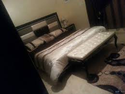 غرفة نوم بحالة ممتازة للبيع