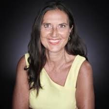 I'm here with some big life updates! This Spring, I am spending the  semester abroad in Prague, Czech Republic studying at Charles University. I  am embracing the culture, language, and life here,