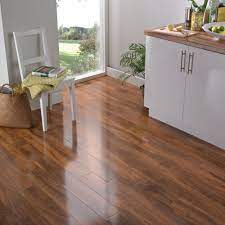 Colours Dolce Walnut Effect Laminate Flooring 1 18m Rooms Diy At B Q Flooring Laminate Flooring Colors Wood Effect Floor Tiles