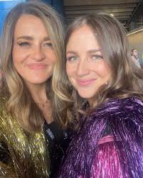 Hillary(Dodd)Simmons (@hellohillarysimmons) • Instagram photos and videos