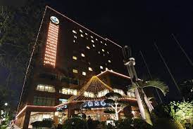 The pool space on 10th floor is great for getting a few laps in, and lounging!. 福華大飯店. F9n82l A8dssbm