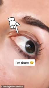 The tip of the eyelash curler has a eyelash separator and underneath are the heating elements. Woman Reveals Her Eyelashes Were Ripped Out By Eyelash Curler On Tiktok Daily Mail Online