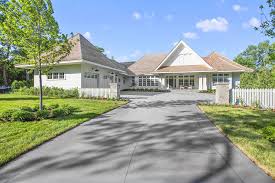 Why is there such a wide range of costs for a driveway? 2021 Concrete Driveway Cost Cost To Pour A Concrete Driveway