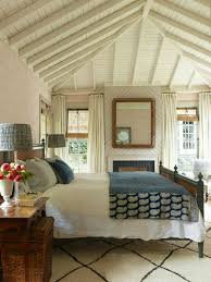 White Ceiling Add Two Long Windows On Back Wall With Space For White Mirror And Tall Oak Bookcase In Between Home Bedroom Design Home Decor Bedroom