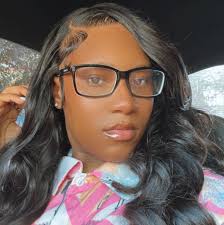 Who can decorate a wedding cake in central Alabama