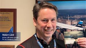 JetBlue على X: "21 years ago, they were our Baby Blues. Now, they're our  Day Ones. Here's just a few of our awesome crewmembers who have been with  us since the very