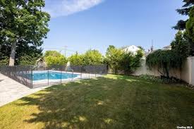 Valley Stream NY with Private Pool ...