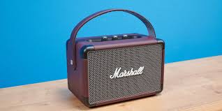 De kilburn ii kan zelfs de langste dagen op de weg aan. Marshall Kilburn Ii Im Test Bluetooth Box In Rock N Roll Optik Hifi De