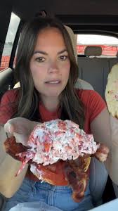 Will always be a fave @omaddys, ., ., ., #mukbang #stpetersburgflorida  #stpetefl #eatingfortheinsta #fastfood #lobsterroll #eatingvideo  #eatingshow #foodreview