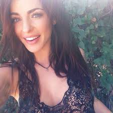 Stream Andrea Roach music