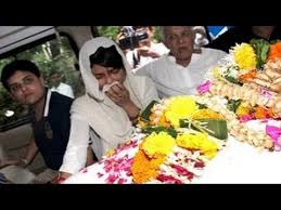 Priyanka Chopra S Father S Funeral Youtube Priyanka Chopra Chopra Funeral Ceremony