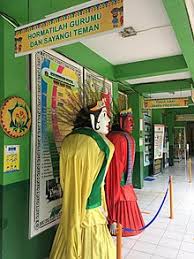 Terlepas dari komentar tersebut rendang asli indonesia dan malaysia memang berbeda. Indonesian Language Wikipedia