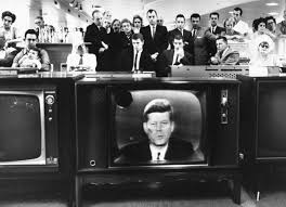 People watching President John F. Kennedy's TV announcement of Cuban  blockade during the missile crisis in a department store, 22nd October 1962  [2650×1921] : r/HistoryPorn