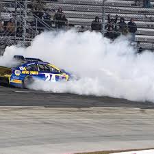 Short track of the cup series circuit: Chase Elliott Denny Hamlin Have Altercation After Nascar Playoff Race At Martinsville Sbnation Com