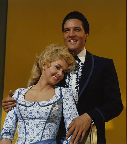 Donna Douglas and Elvis Presley in Frankie and Johnny