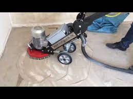 Denn teppich ist nicht gleich teppich und die materialen unterscheiden sich teilweise markant viele moderne teppiche aus kunststoff stören sich keinesfalls an der reinigung in der waschmaschine. Untergrundvorbereitung Entfernen Von Teppichkleber Mit Der Sanierungsfrase Ro 300 Youtube
