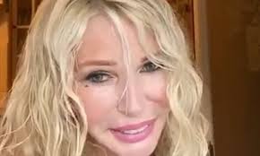 In passato la procura di milano ha avviato. Avete Mai Visto La Casa Di Ivana Spagna Lo Stile Richiama La Personalita Della Cantante E La Vista E Meravigliosa