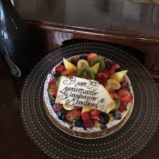I 35 anni di matrimonio e felicità trascorsi insieme. Torta Per Il Nostro 35 Anniversario Di Matrimonio A Villa Canton Picture Of Villa Canton Trescore Balneario Tripadvisor