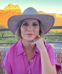 Robin Mantooth's Instagram, Twitter & Facebook